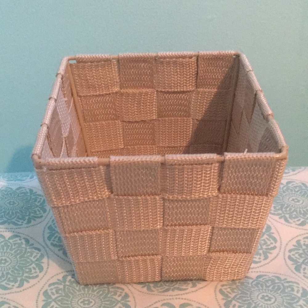 Little cute storage bin